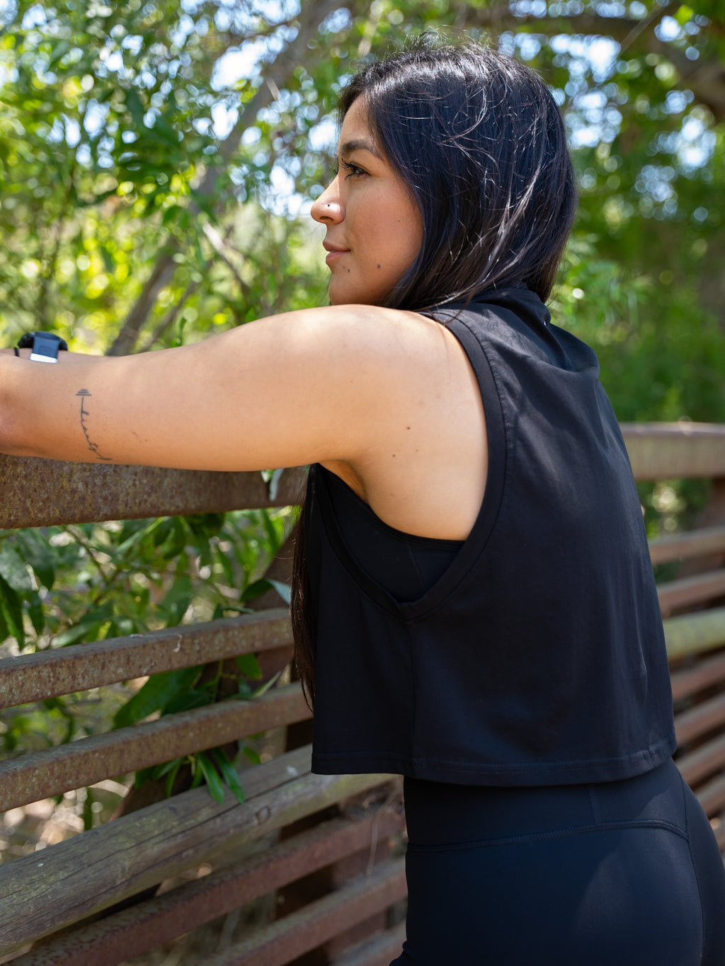 Cropped Tank Top - Black