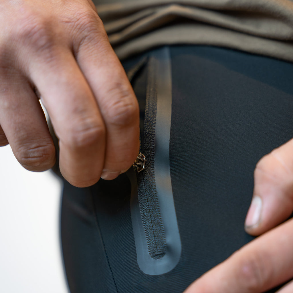 Shorts deportivos con forro - Negro